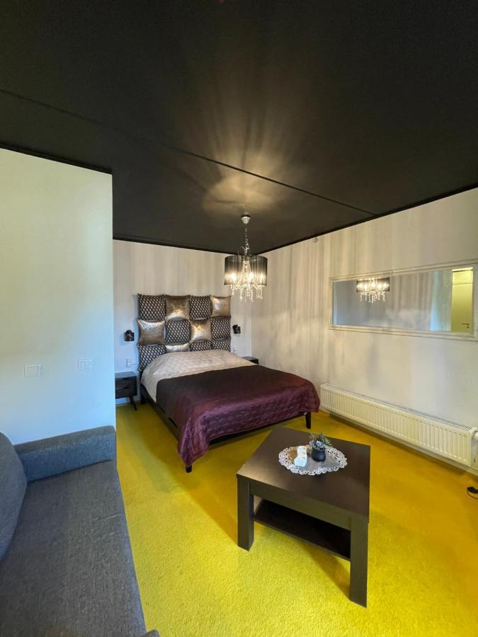 Guest House Bermuuda Apartment ไปเด ภายนอก รูปภาพ